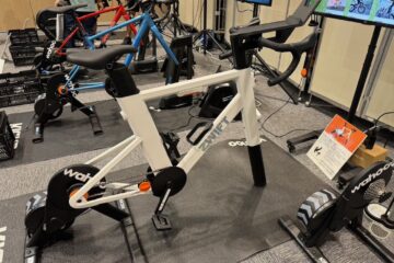 <span Ride with KICKR CORE 2〉</span> <span Ride with KICKR CORE 2〉</span>